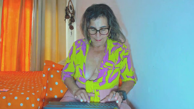 SexyLatinxs's Streamate show and profile