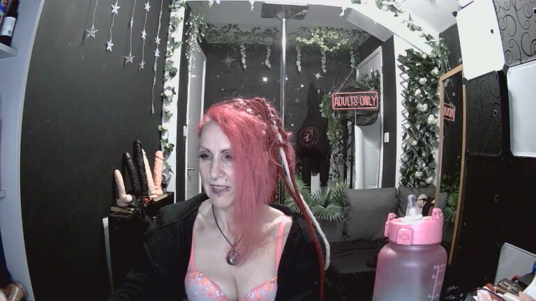 SkySparks's Streamate show and profile