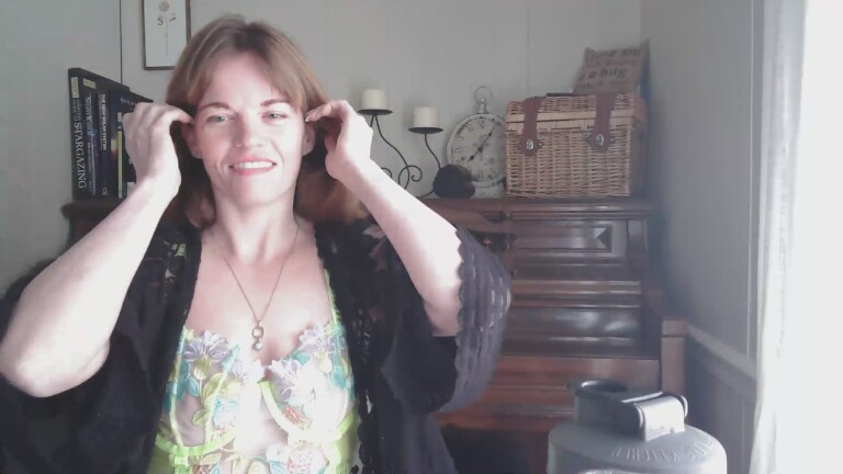 RaynaGingerlysnatch's Streamate show and profile