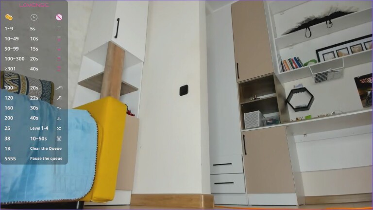 paradissse's Streamate show and profile