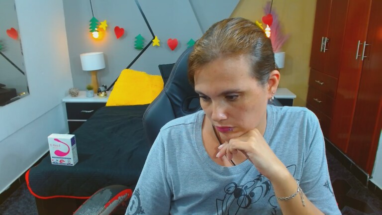 ConieMoss's Streamate show and profile