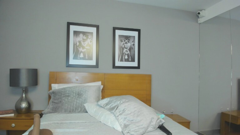 Katuff's Streamate show and profile