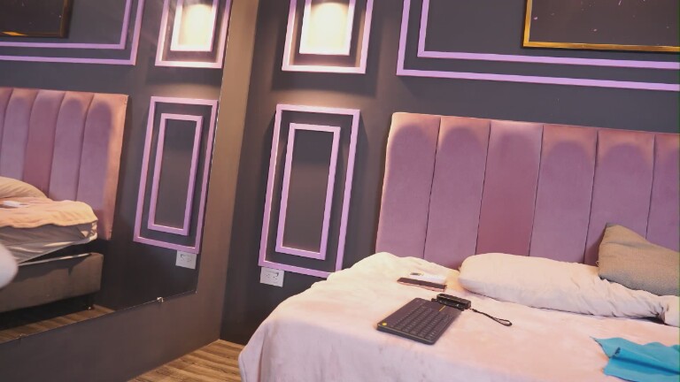 JuliaLaurent's Streamate show and profile