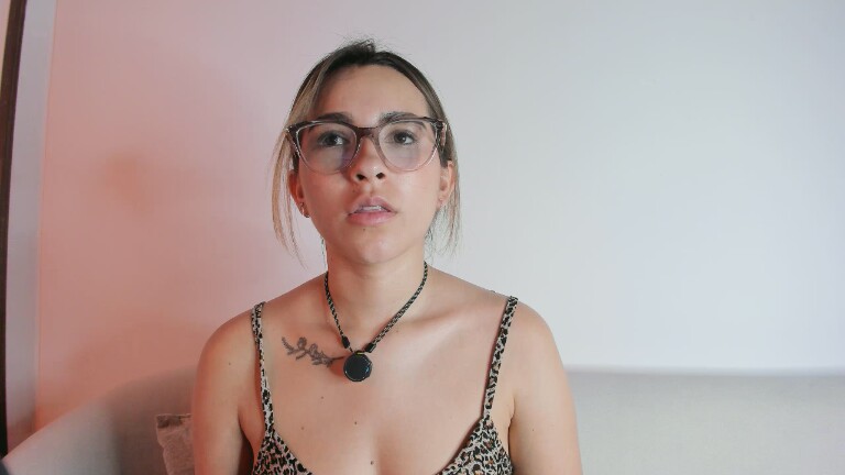 AuraRosse's Streamate show and profile