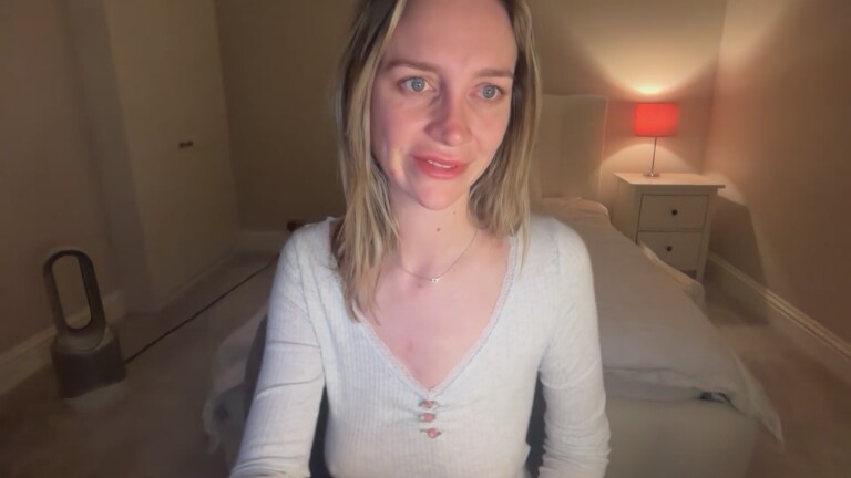 ElsieLondonxx's Streamate show and profile
