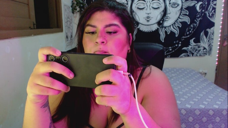 Yasmini's Streamate show and profile