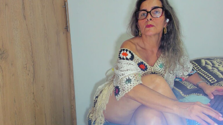 SexyLatinxs's Streamate show and profile