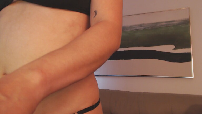 NiaMinogue's Streamate show and profile