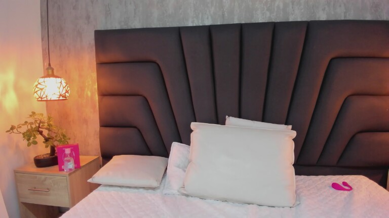 Maya_curvy's Streamate show and profile