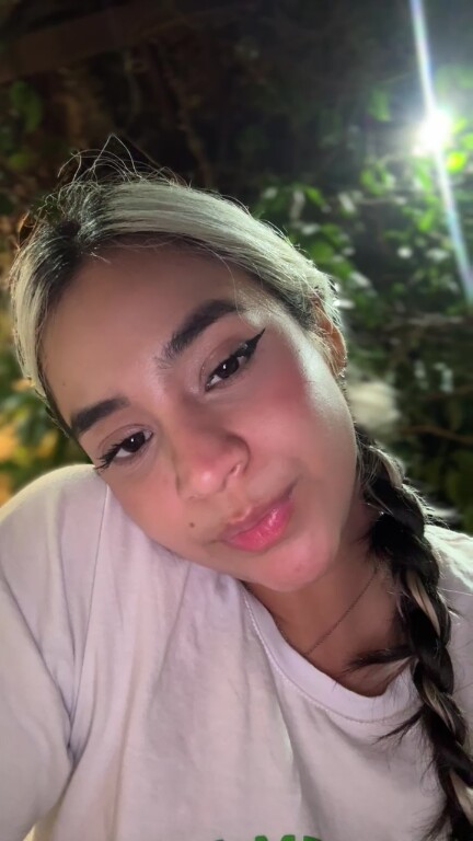 AuraSousa's Streamate show and profile