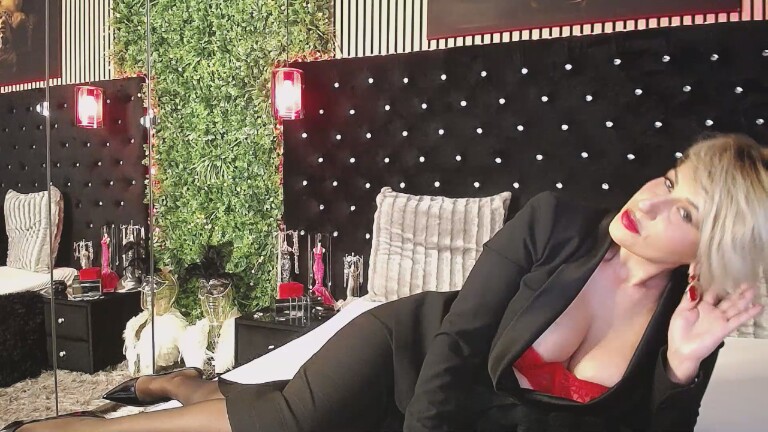 Inanna_Squirt_Goddesss's Streamate show and profile