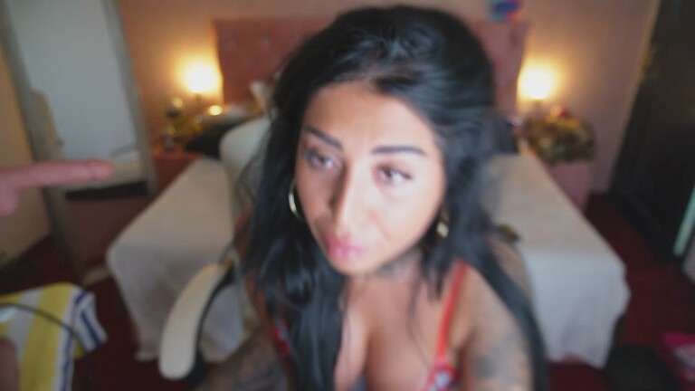 AARISS's Streamate show and profile
