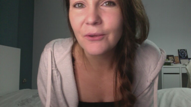 LittleMissFoxx's Streamate show and profile