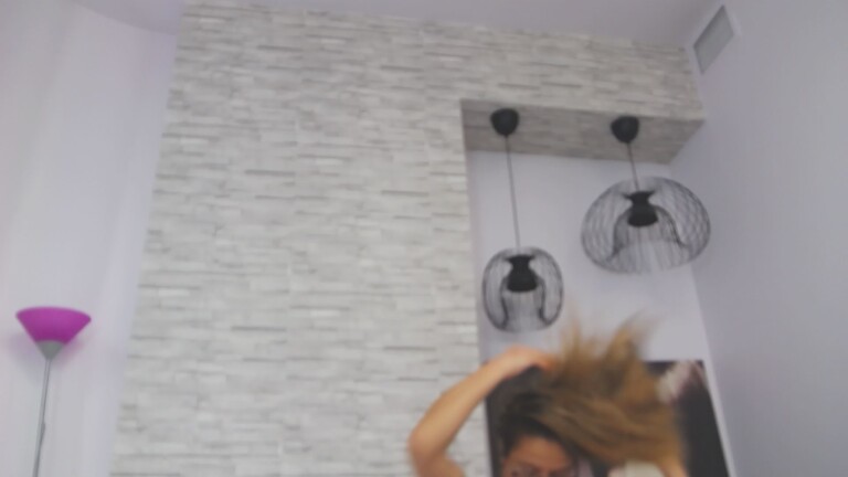 CHRISTYNNx's Streamate show and profile