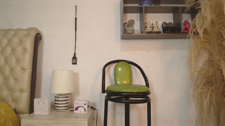 NinaFerreri's Streamate show and profile