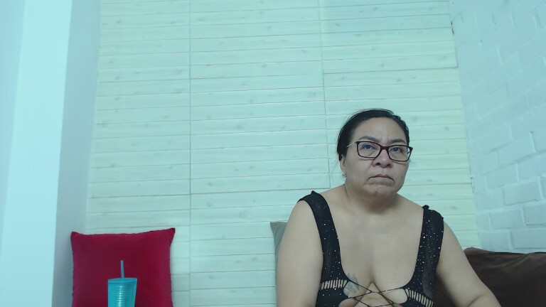 AnaSmile's Streamate show and profile