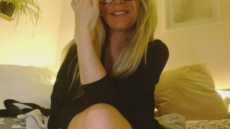 MissMilaRae's Streamate show and profile