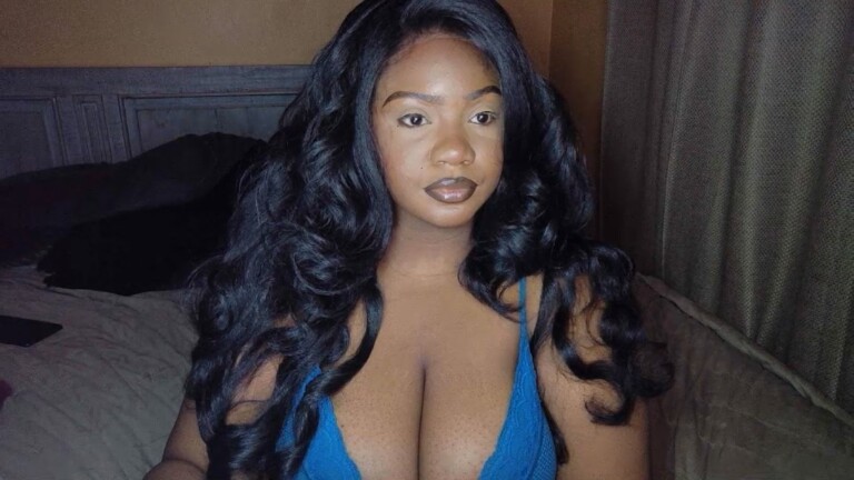 AlexisBanks143's Streamate show and profile