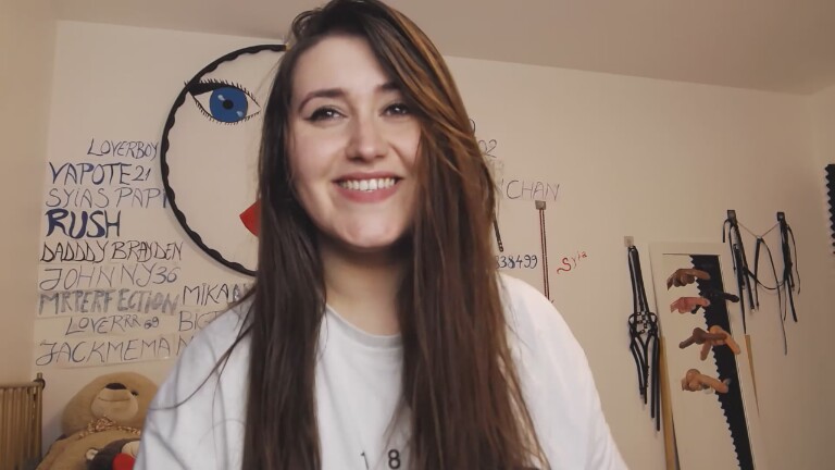 SYIA's Streamate show and profile