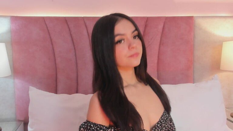 EmmaWeest's Streamate show and profile