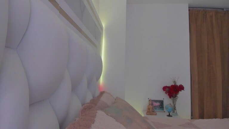 sara_mejia69's Streamate show and profile