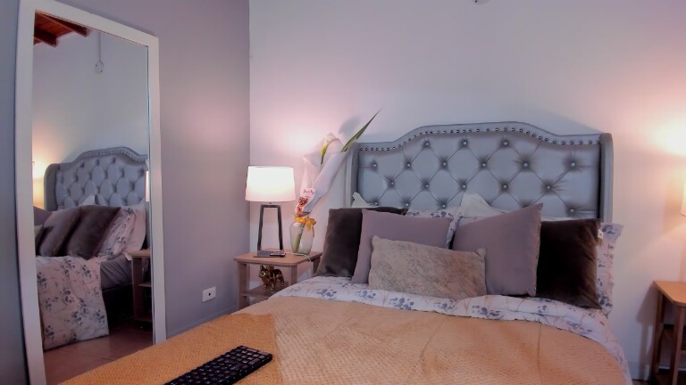 NiaMoon's Streamate show and profile