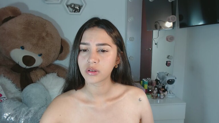 IsabellaSaenz's Streamate show and profile