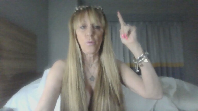 MeganFoxxx's Streamate show and profile