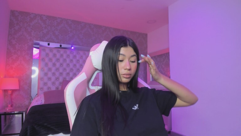 LylaKarl's Streamate show and profile