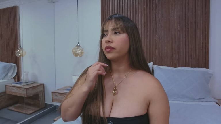 MaraMoore's Streamate show and profile