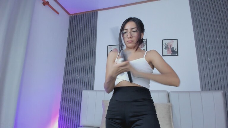 PaulinePeach's Streamate show and profile