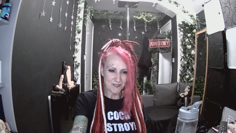 SkySparks's Streamate show and profile