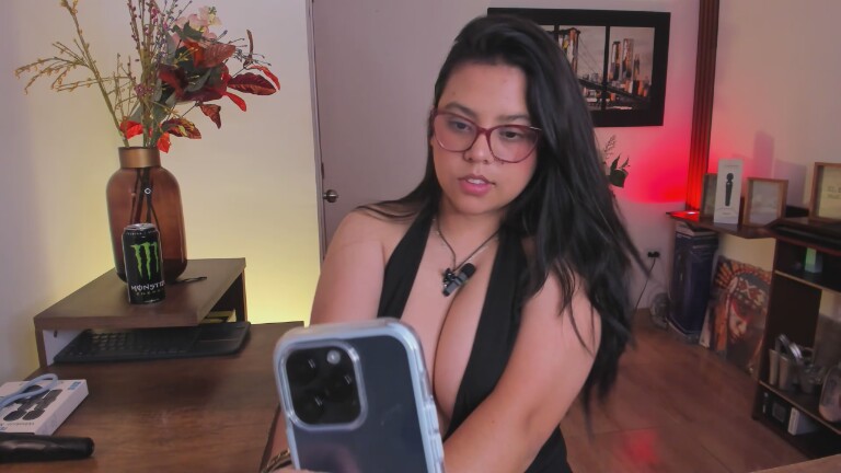 Naiarahh's Streamate show and profile