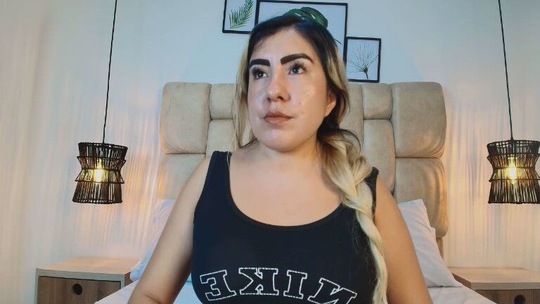 AdharaSmithh's Streamate show and profile