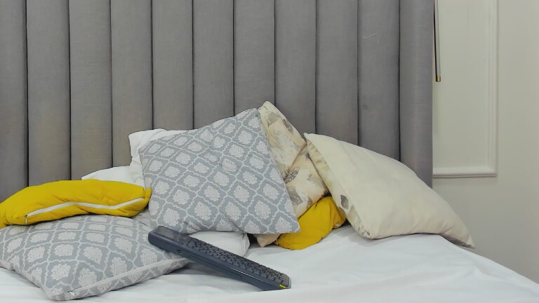 SabrinaMos's Streamate show and profile