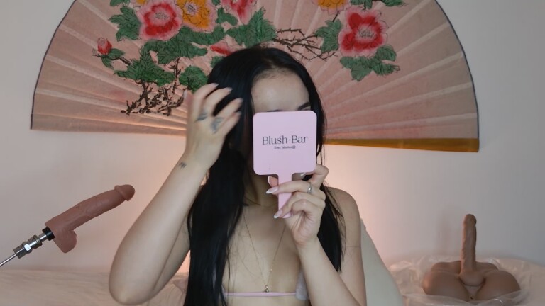 SweetSara33's Streamate show and profile