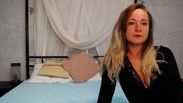 BELLAAH's Streamate show and profile