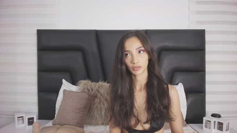 SarahThomson's Streamate show and profile