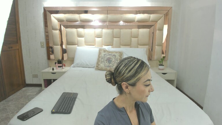 Jolie_Meyer's Streamate show and profile