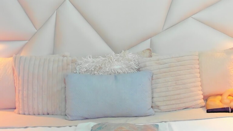 TyraaLambert's Streamate show and profile