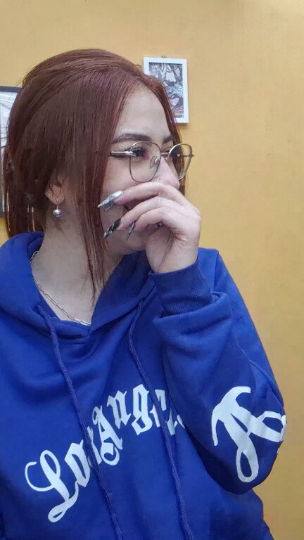 RoxanneWill's Streamate show and profile