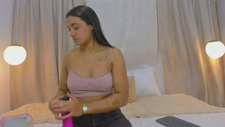 Emily_Marlow's Streamate show and profile