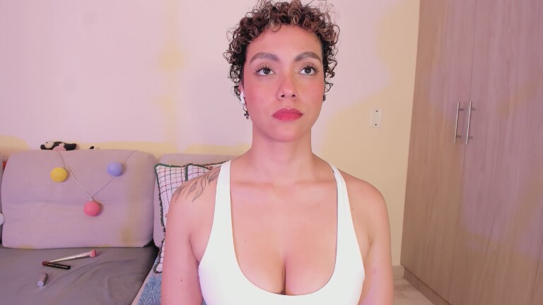 MartinaBrwn's Streamate show and profile