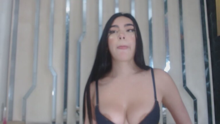 SashaLeeh's Streamate show and profile