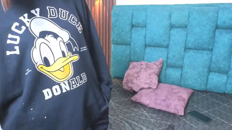 JuneCute's Streamate show and profile