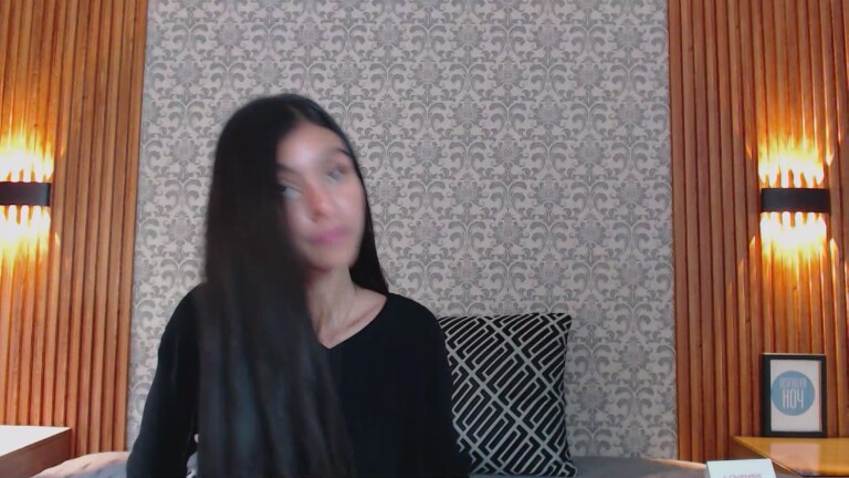 Charlotte_18's Streamate show and profile