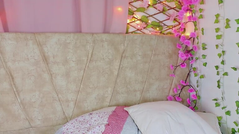 Lara_Gil21's Streamate show and profile