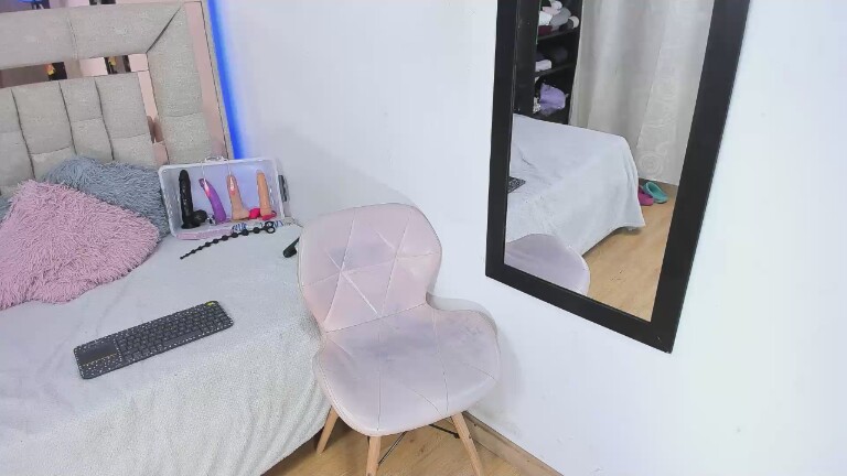 minntviolet's Streamate show and profile