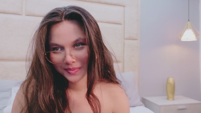 RubyyScarlett's Streamate show and profile