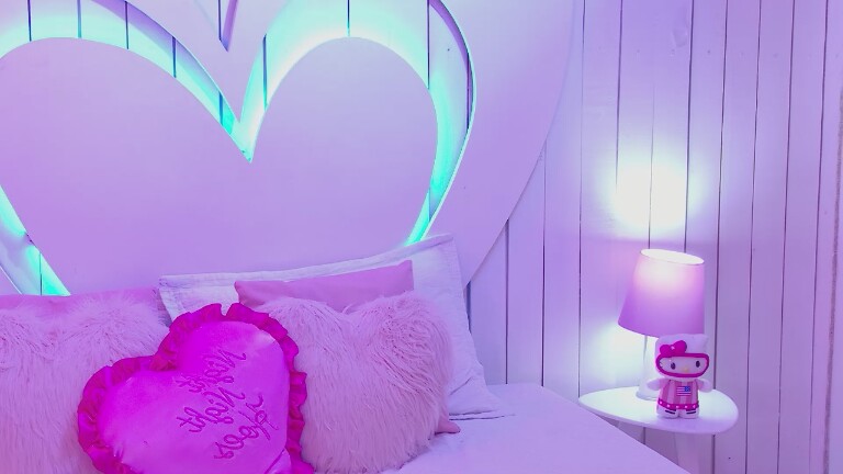 GatitaChan's Streamate show and profile